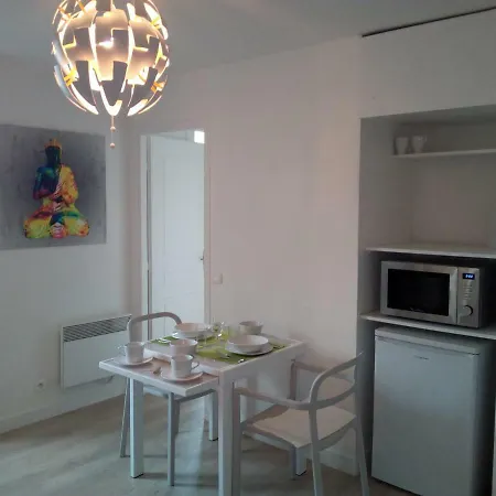 4 Personnes Quartier Montmartre Paris