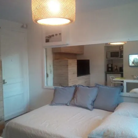 4 Personnes Quartier Montmartre Paris
