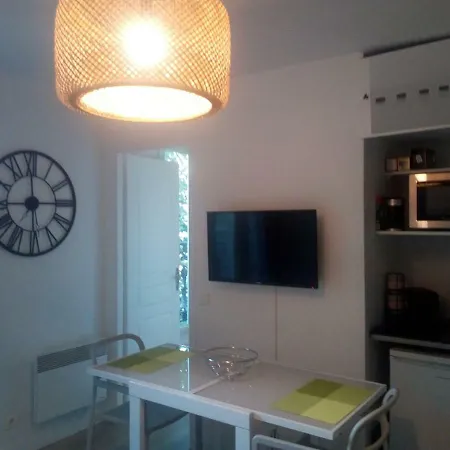4 Personnes Quartier Montmartre Apartment